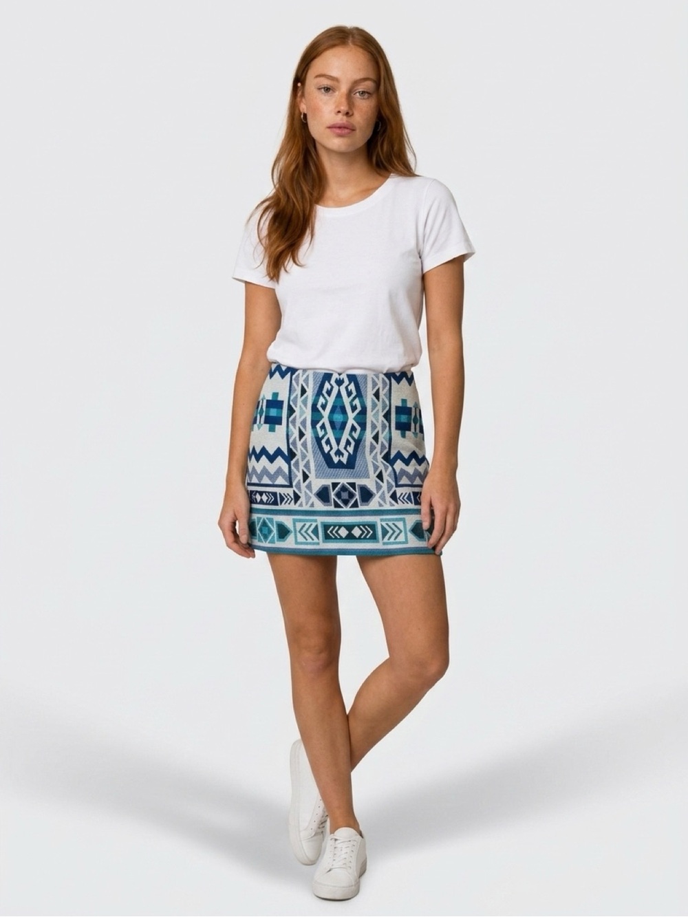 H&M Divided Women’s Blue White Aztec Geometric A-Line Mini Skirt Size 8